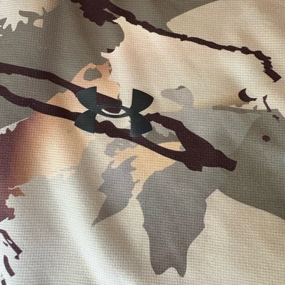 Boys Under Armour Camo Hoodie (Large) - Picture 3 of 5